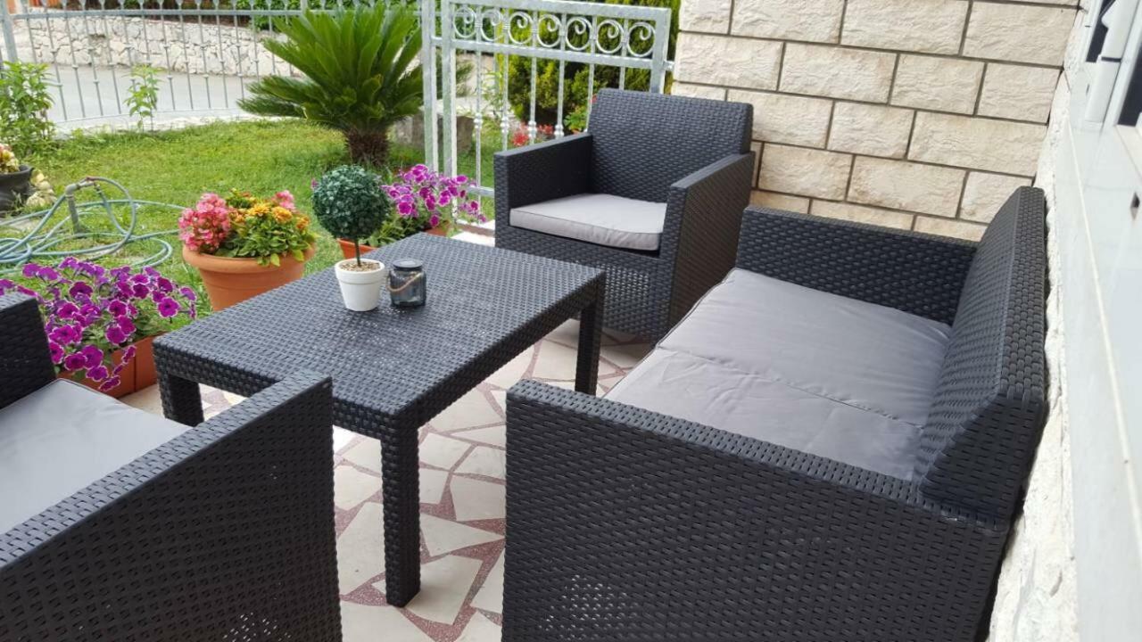 Ferienwohnung Apartman Luly Kaštela Exterior foto