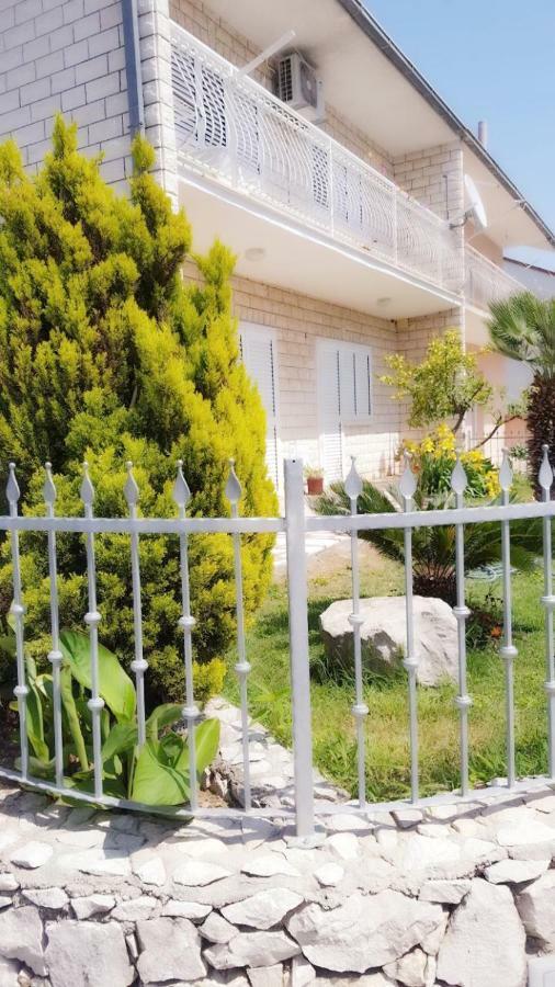 Ferienwohnung Apartman Luly Kaštela Exterior foto